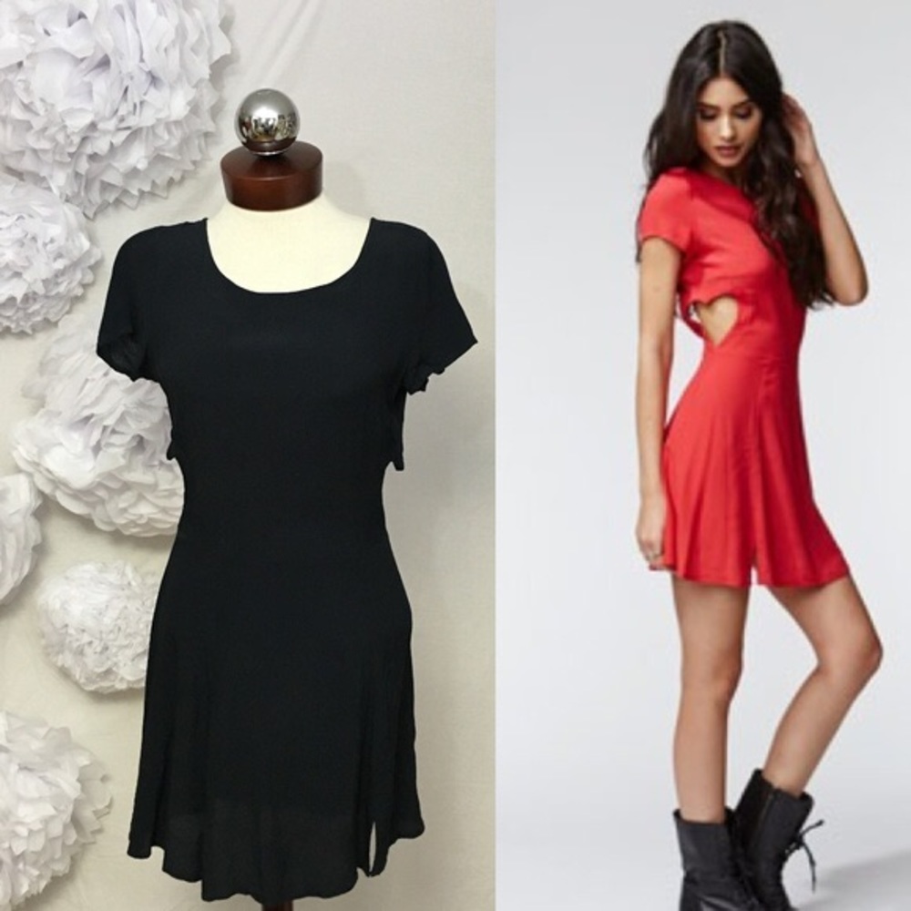 Kendall and Kylie Black Heart Cut Out Side Dress
